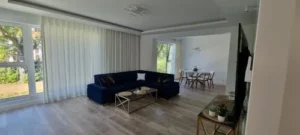 salon z częścią jadalnianą